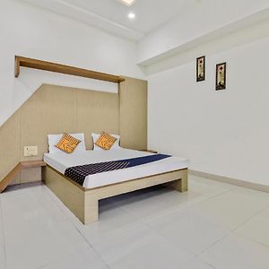 Spot On 62545 Sai Resort